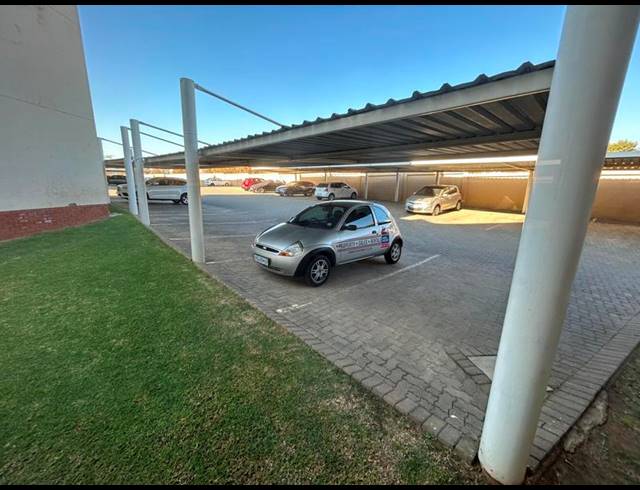 1 BEDROOM APARTMENT FOR SALE IN SUMMERFIELDS ESTATE